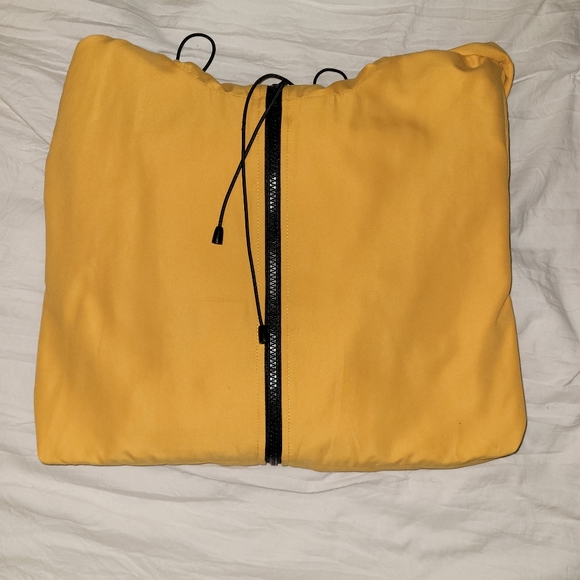 Yellow jacket - Picture 5 of 6